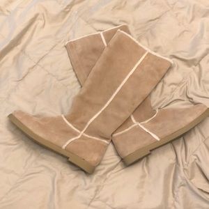 NWT Women’s suede Sherpa lined boots size 11